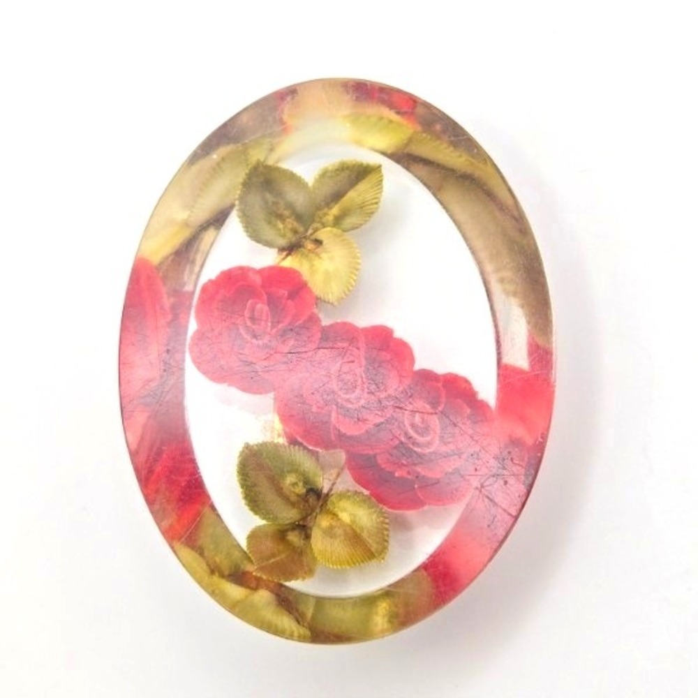 Vintage 1960s Lucite Brooch Oval Red Roses and Green Leaves Floral Pin‎